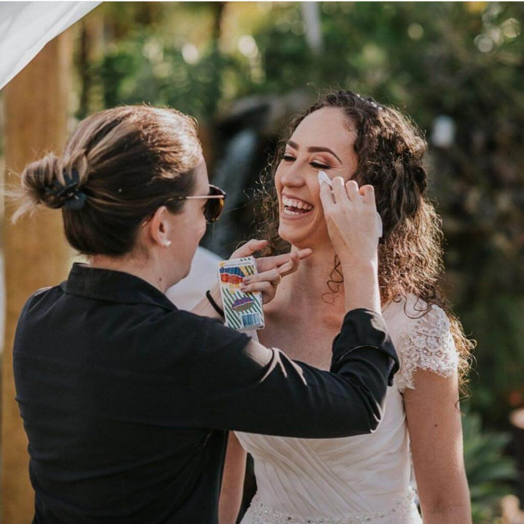 a cerimonialista acalmar os noivos no dia do casamento